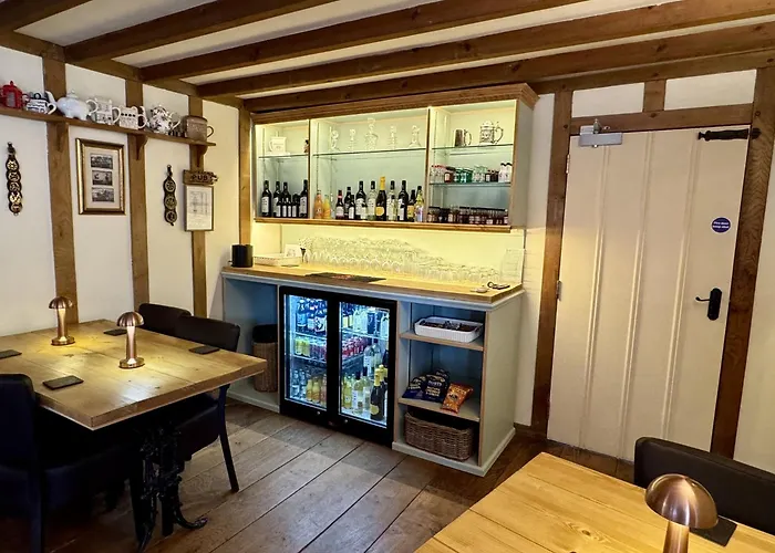 Guiting Guest House