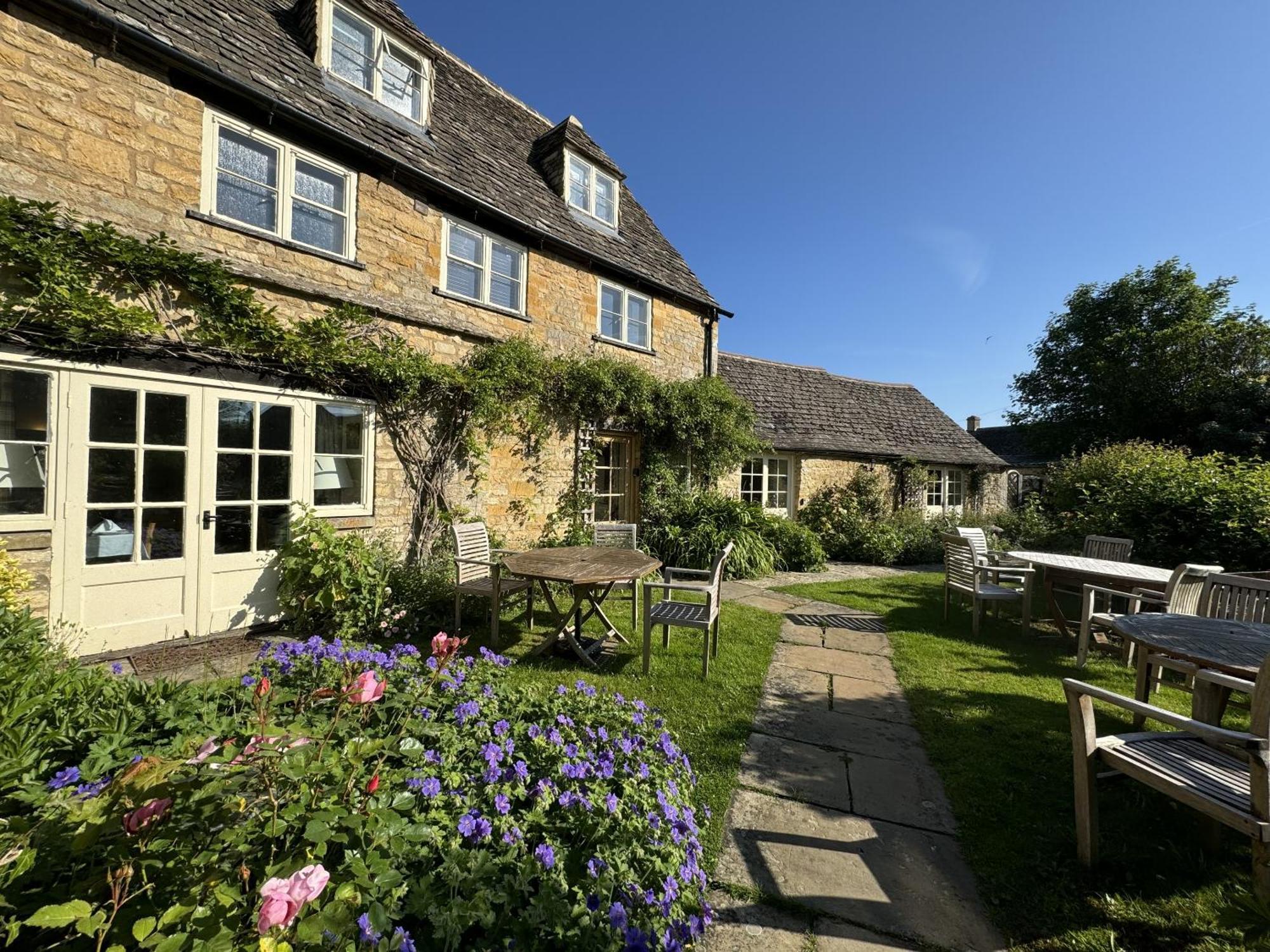 Guiting 4* Guiting Power